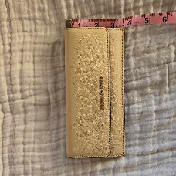 Michael Kors wallet - Picture 4 of 12